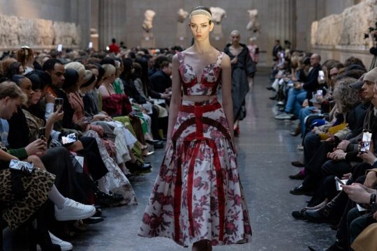vretaniko mouseio-moda